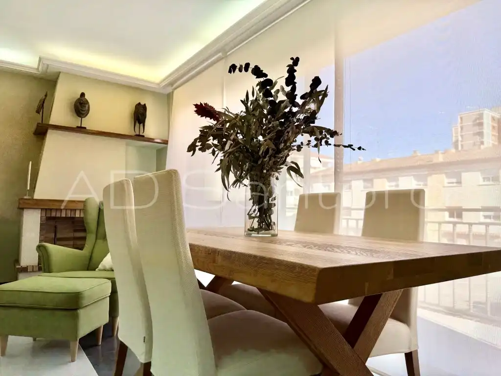 Comedor de Casa adosada en venta en Vilanova i la Geltrú