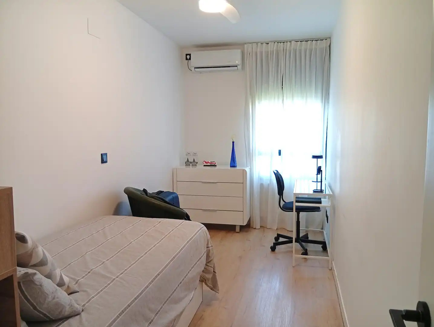 Bedroom of Flat for sale in Madrid  with Air Conditioner, Heating and Storage room