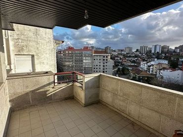Pis amb ascensor en venda a Rúa da Coruña