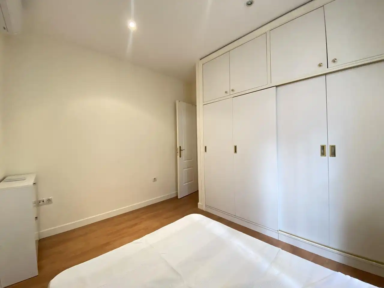 Habitación de Piso de alquiler en Madrid con Aire acondicionado, Calefacción y Amueblado