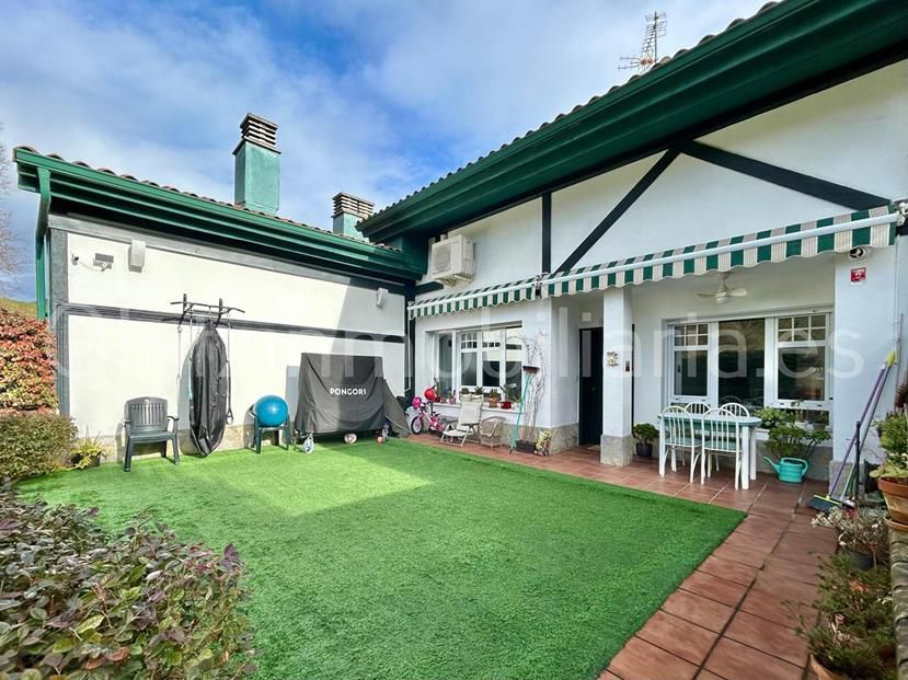 Jardí de Casa o xalet en venda en Amurrio amb Aire condicionat, Calefacció i Terrassa