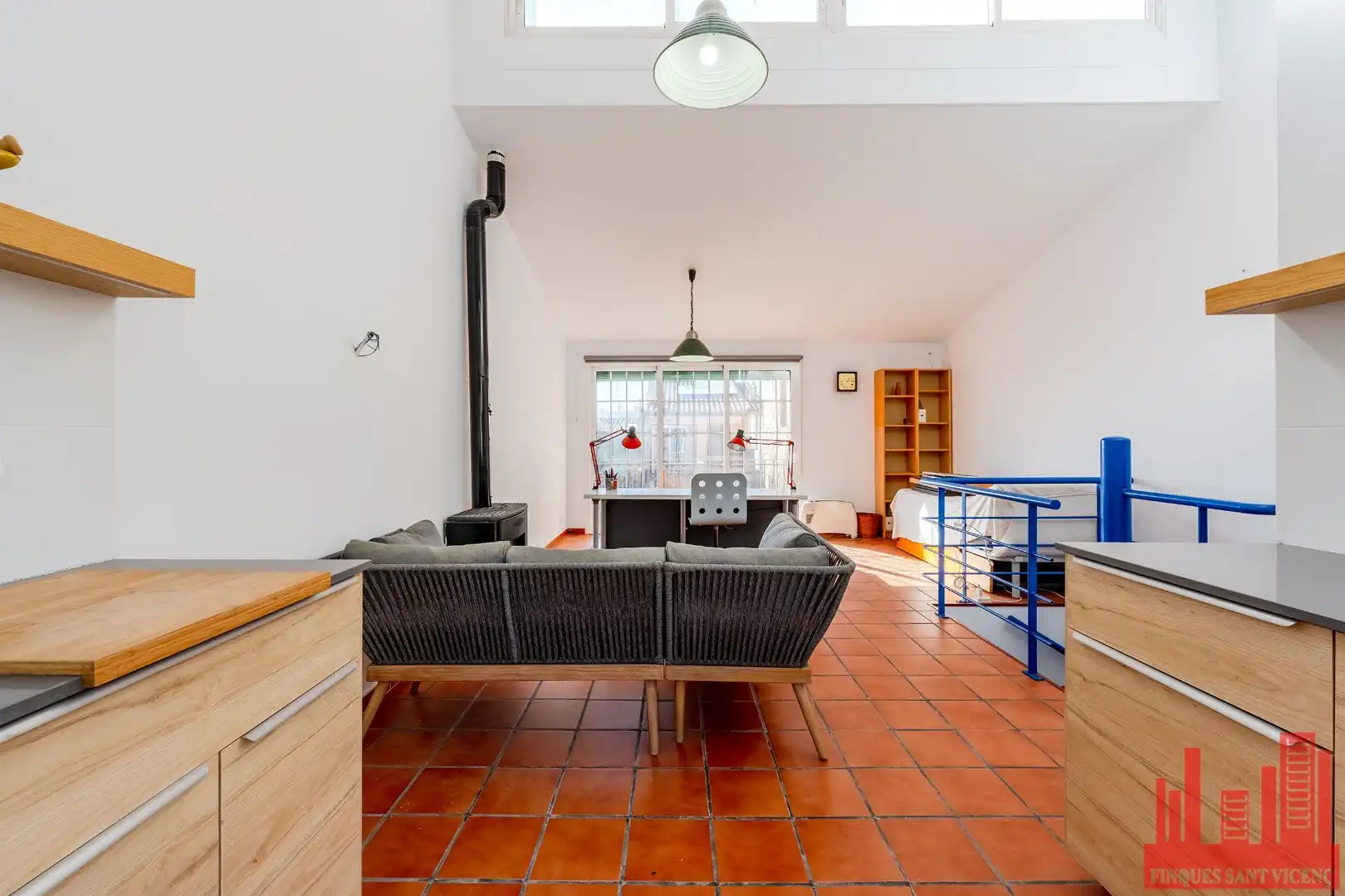 Sala de estar de Casa o chalet en venta en Sant Vicenç Dels Horts con Aire acondicionado, Calefacción y Jardín privado