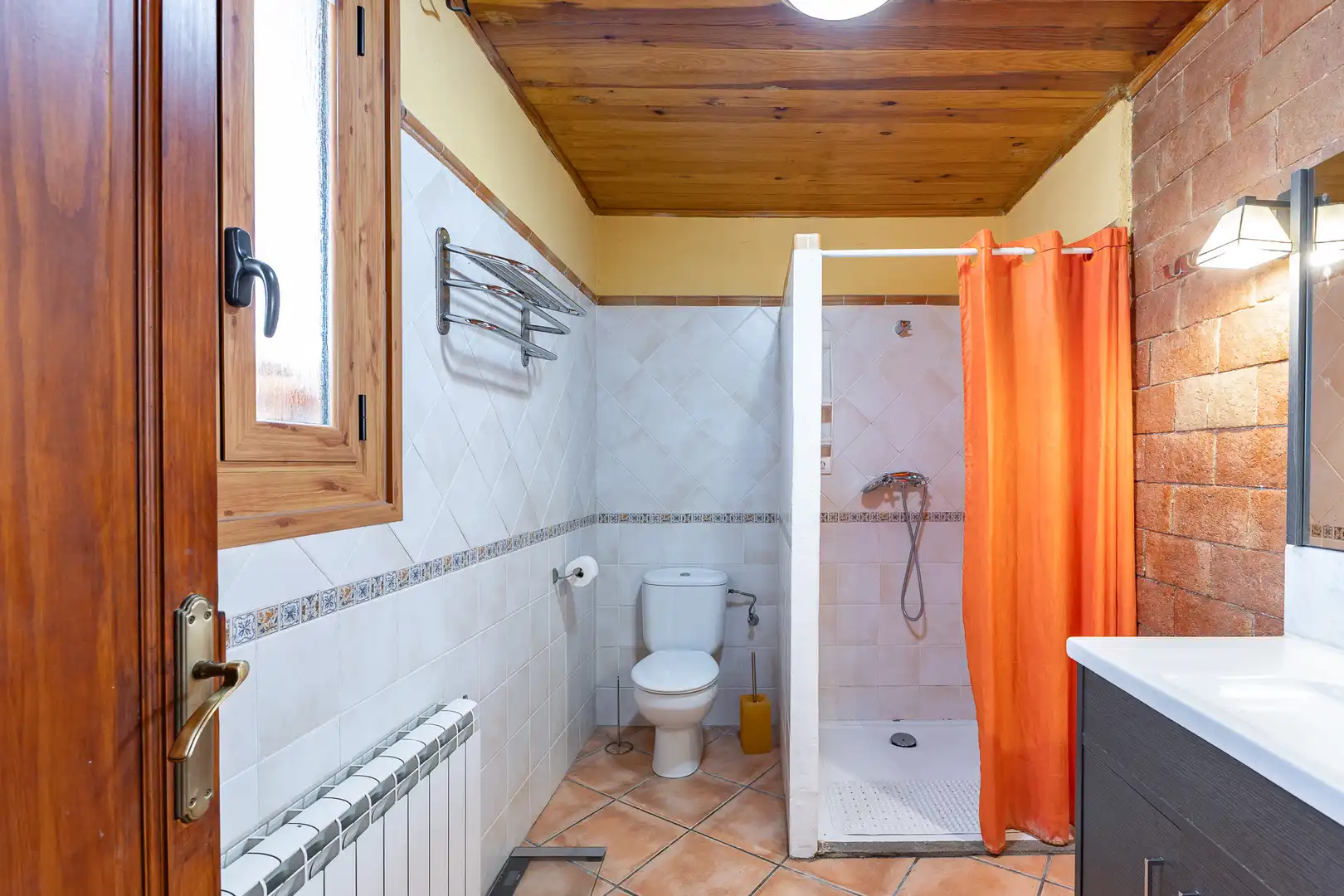 Baño de Casa adosada en venta en Torrelavit con Calefacción y Terraza