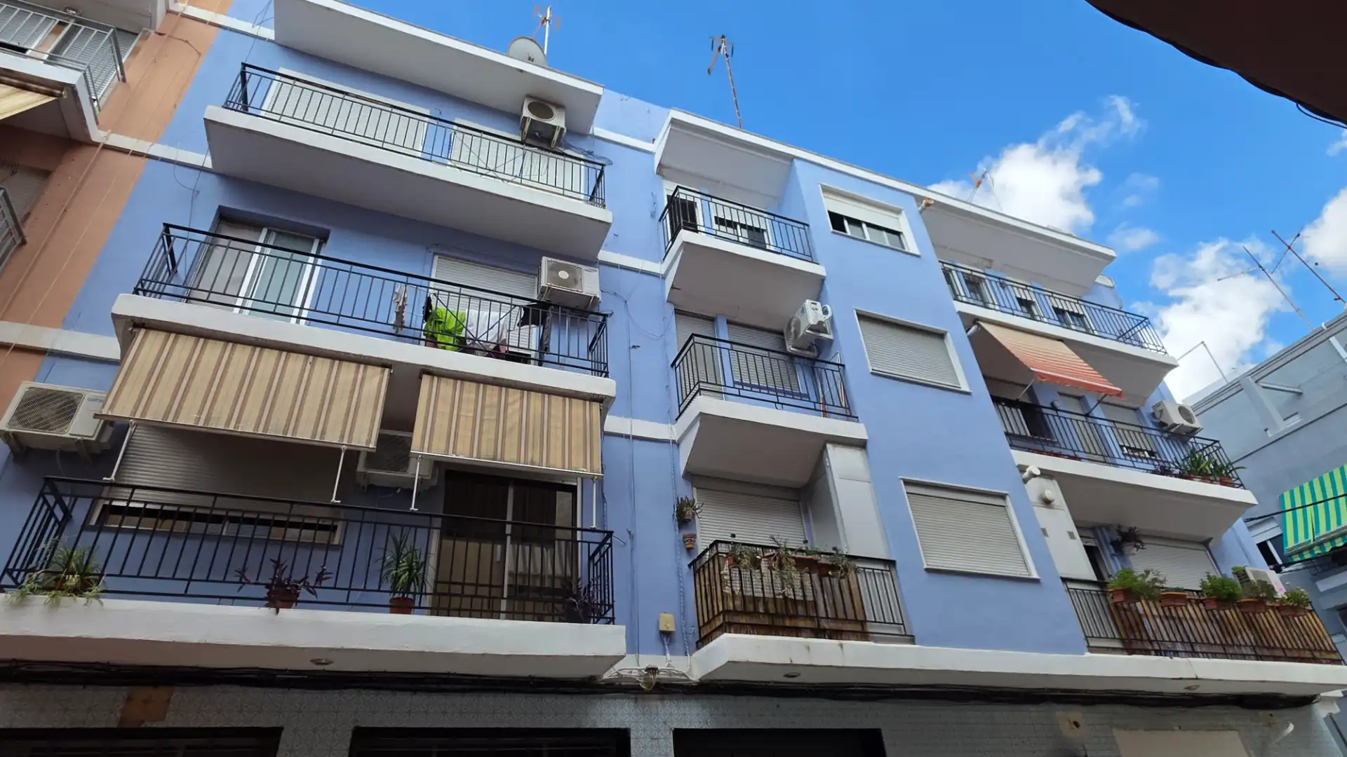 Piso con terraza en venta en Carrer de Santa Cecilia 2, imagen 2