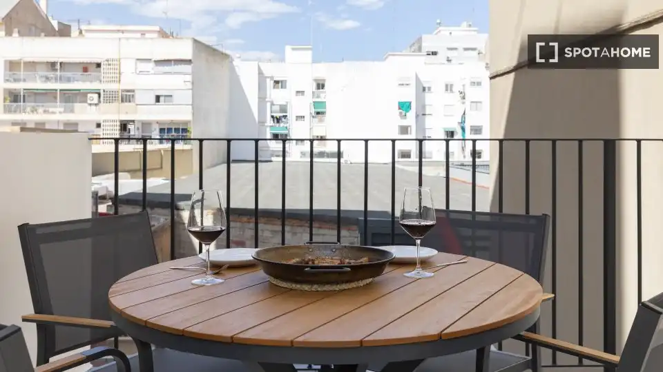 Terrassa de Pis de lloguer en Valencia amb Aire condicionat, Calefacció i Moblat