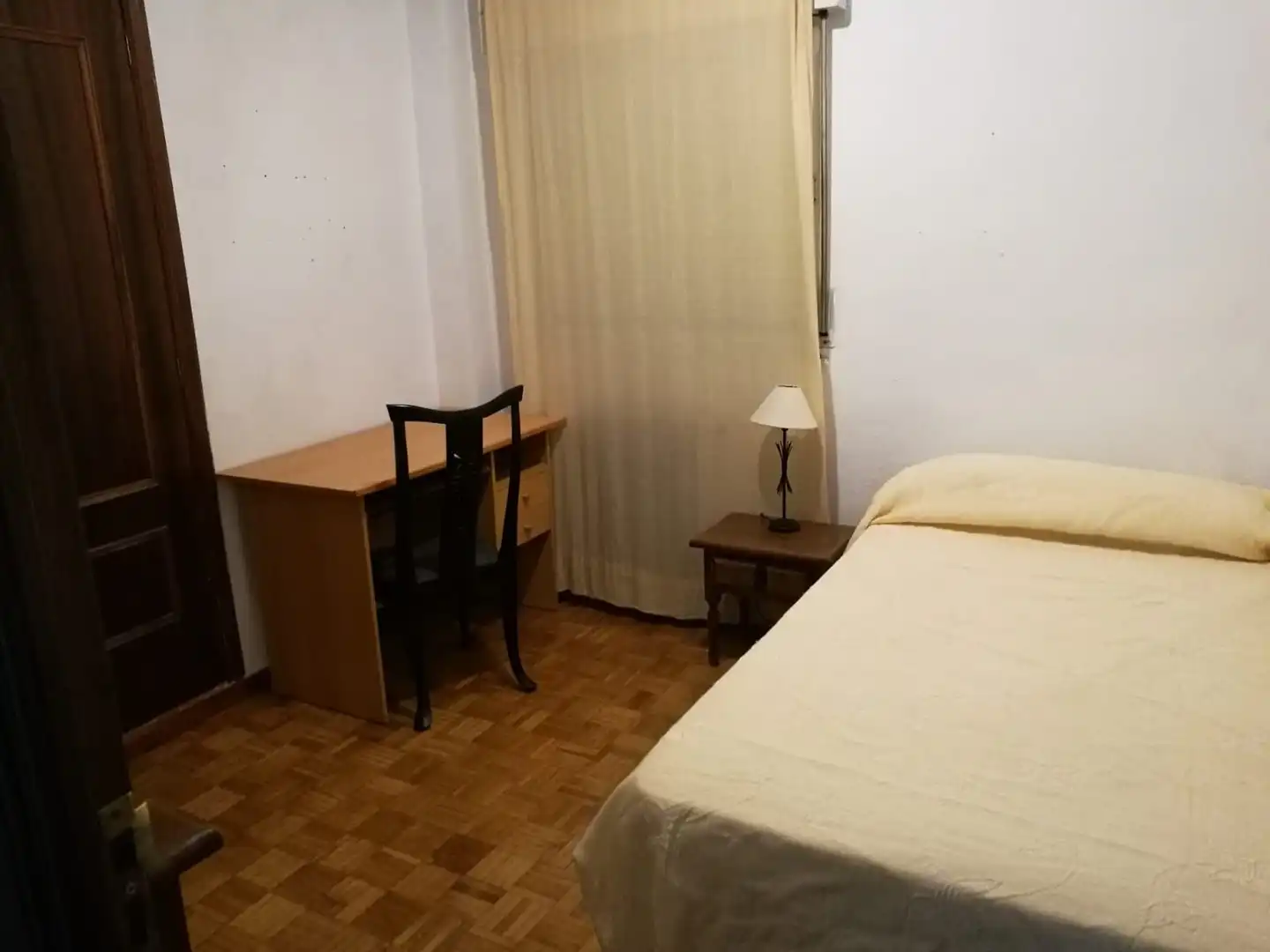 Dormitori de Pis de lloguer en Salamanca amb Calefacció, Parquet i Rentadora