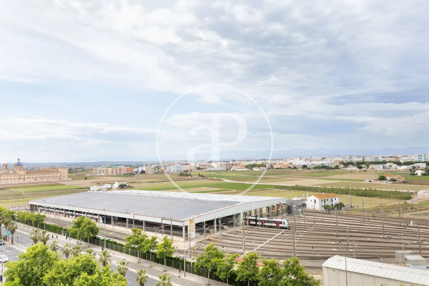 Parking de Loft de alquiler en Valencia con Aire acondicionado, Calefacción y Jardín privado