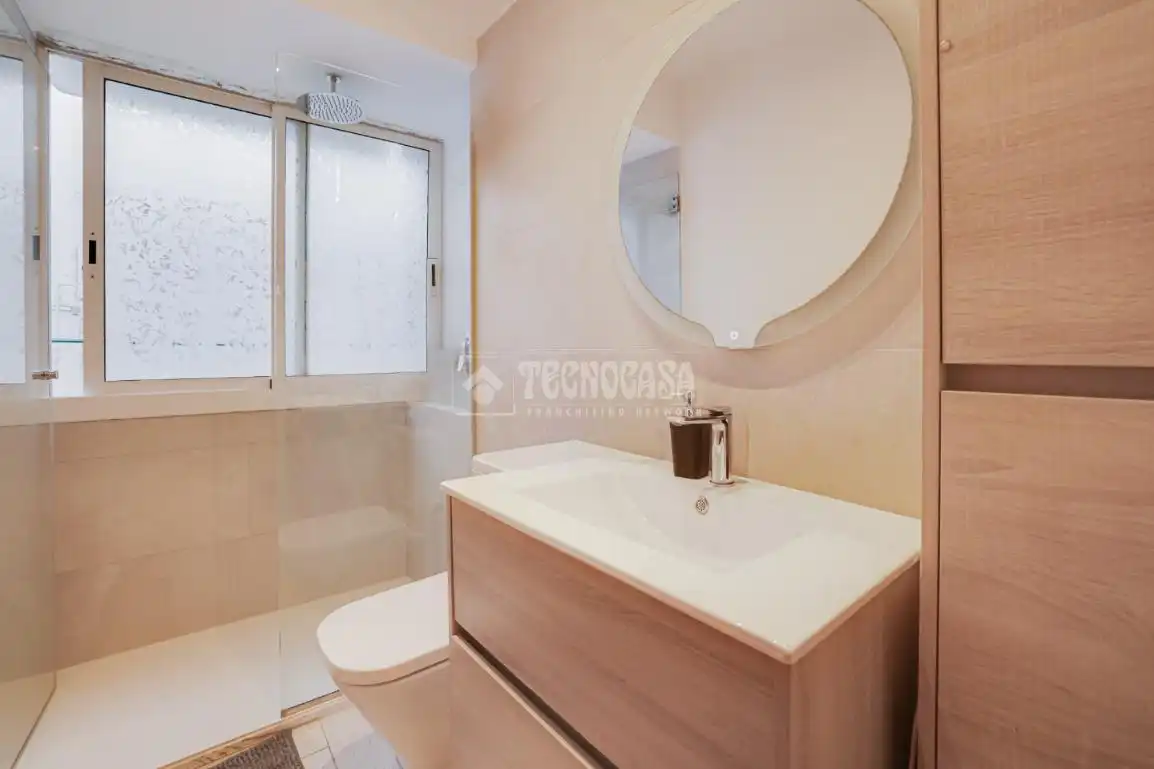 Baño de Piso en venta en Barcelona con Balcón