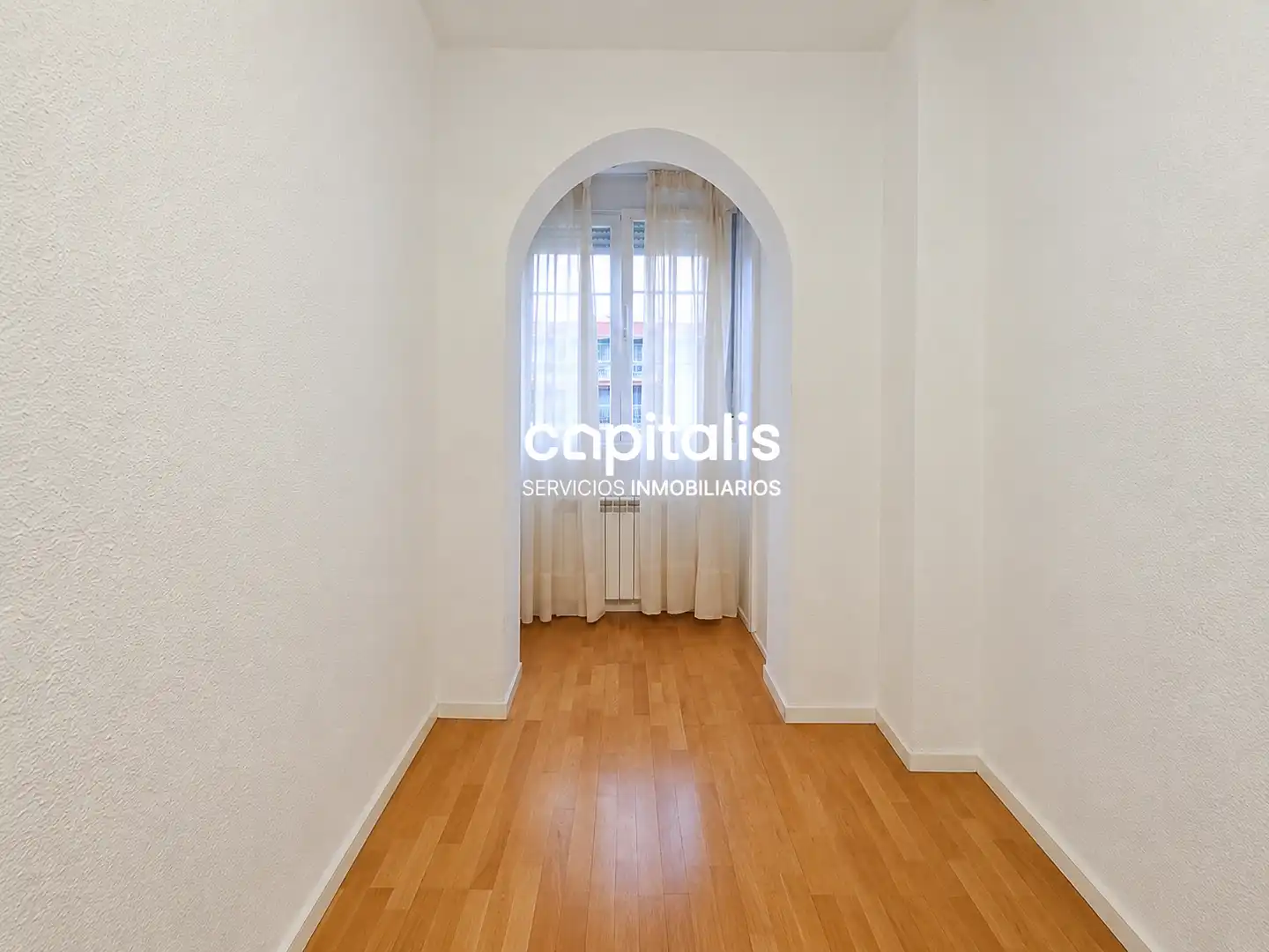 Schlafzimmer von Wohnung zur Miete in Madrid mit Klimaanlage und Heizung