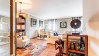 Sala d'estar de Casa o xalet en venda en Arroyomolinos (Madrid) amb Aire condicionat, Calefacció i Jardí privat