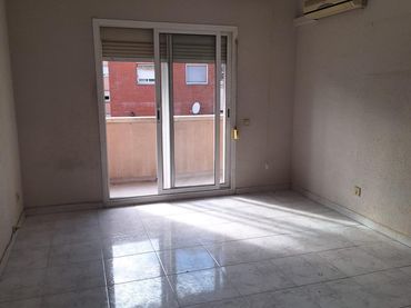 Pis amb balcó en venda a Parets del Vallès