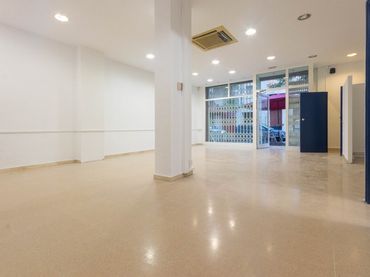 Locale commerciale in vendita a Centre - Sant Oleguer