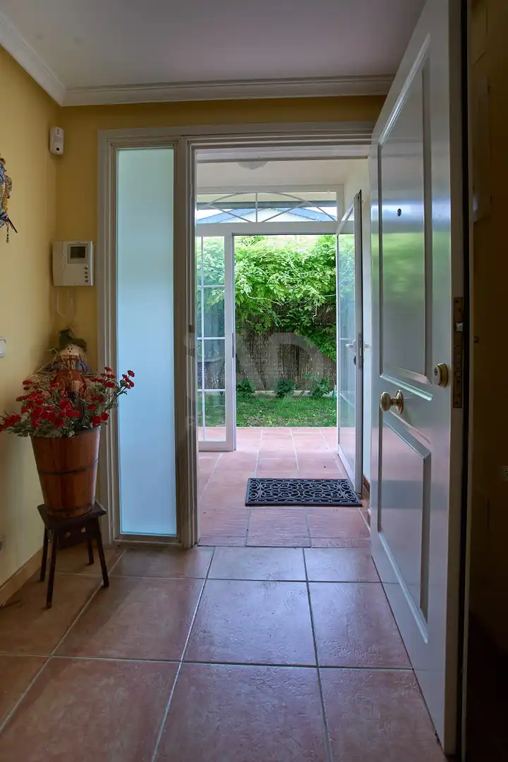 Detached homes for sale in Aranjuez  with Air Conditioner and Heating