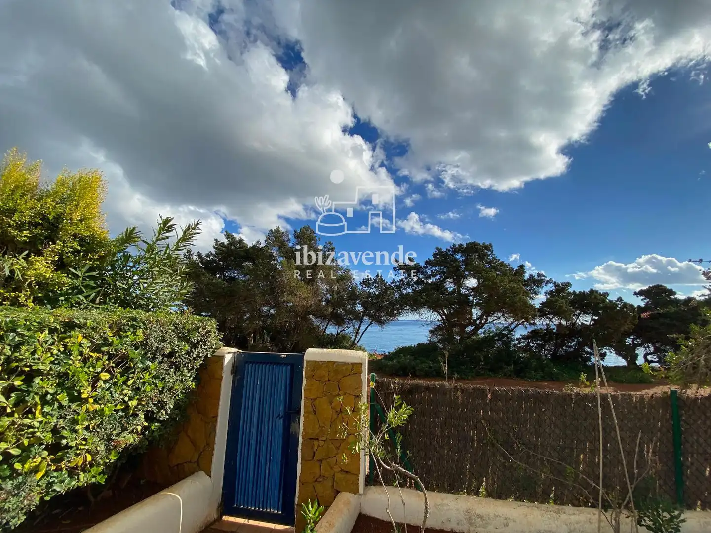 Außenansicht von Dachboden zur Miete in Santa Eulària des Riu mit Terrasse, Schwimmbad und Möbliert