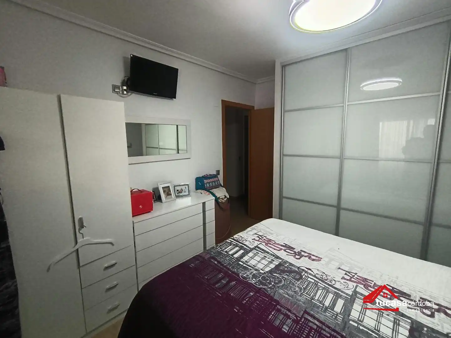 Bedroom of Flat for sale in Córdoba  with Air Conditioner, Terrace and Furnished