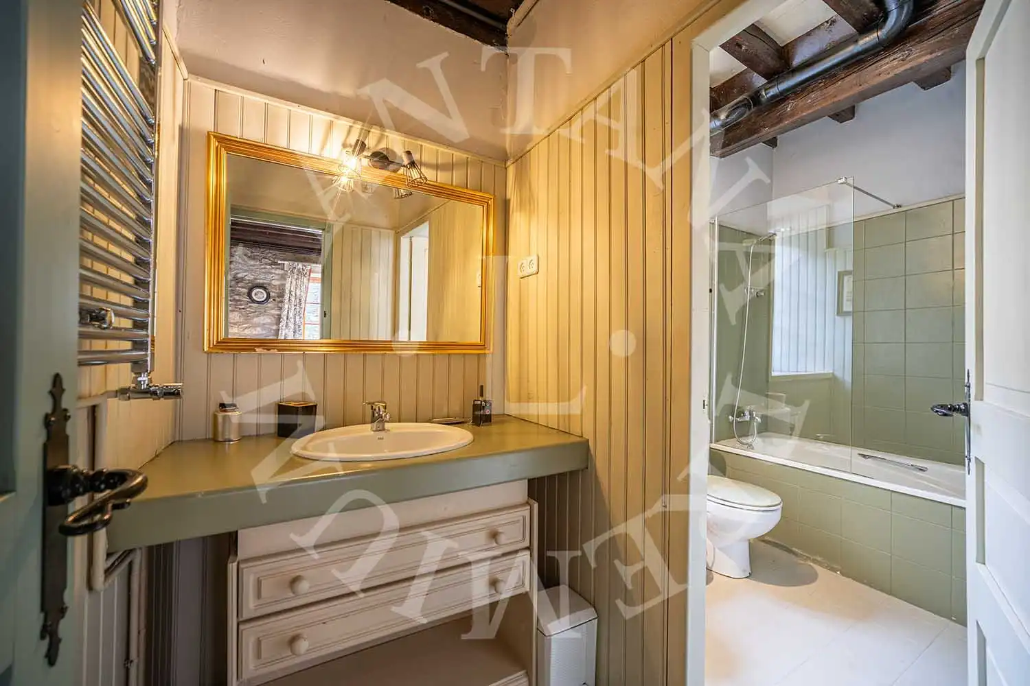 Baño de Finca rústica en venta en Vielha e Mijaran con Calefacción, Jardín privado y Parquet