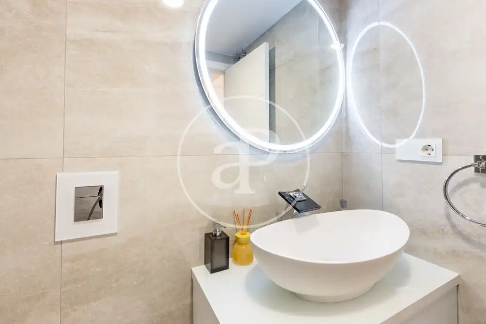 Badezimmer von Wohnung zum Verkauf in Valencia mit Klimaanlage, Heizung und Privatgarten