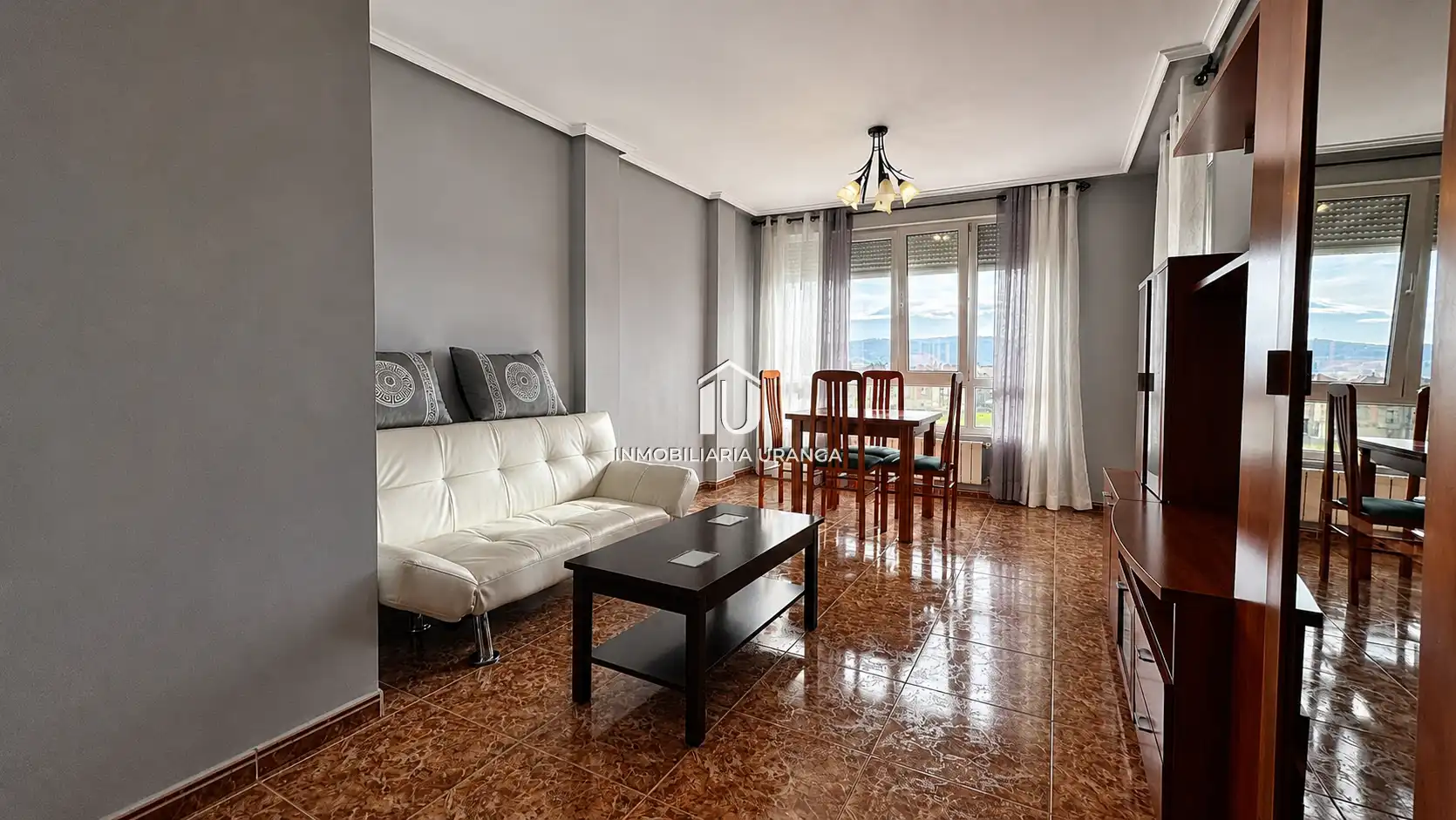 Sala de estar de Piso en venta en Bárcena de Cicero con Calefacción, Terraza y Amueblado