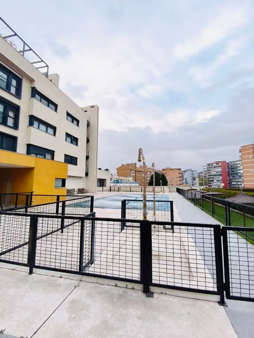 Swimming pool of Flat for sale in Fuenlabrada  with Air Conditioner, Heating and Storage room