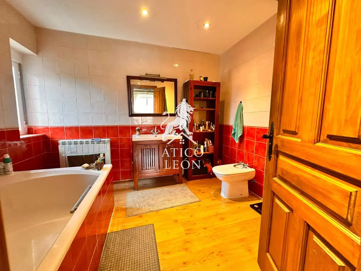 Bathroom of Houses for sale in Valdefresno  with Heating, Private garden and Storage room