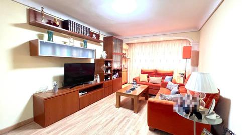 Foto 3 de Piso en venta en Media Legua,  Madrid Capital