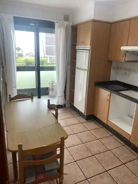 Cocina de Apartamento en venta en Marín con Parquet, Trastero y Amueblado