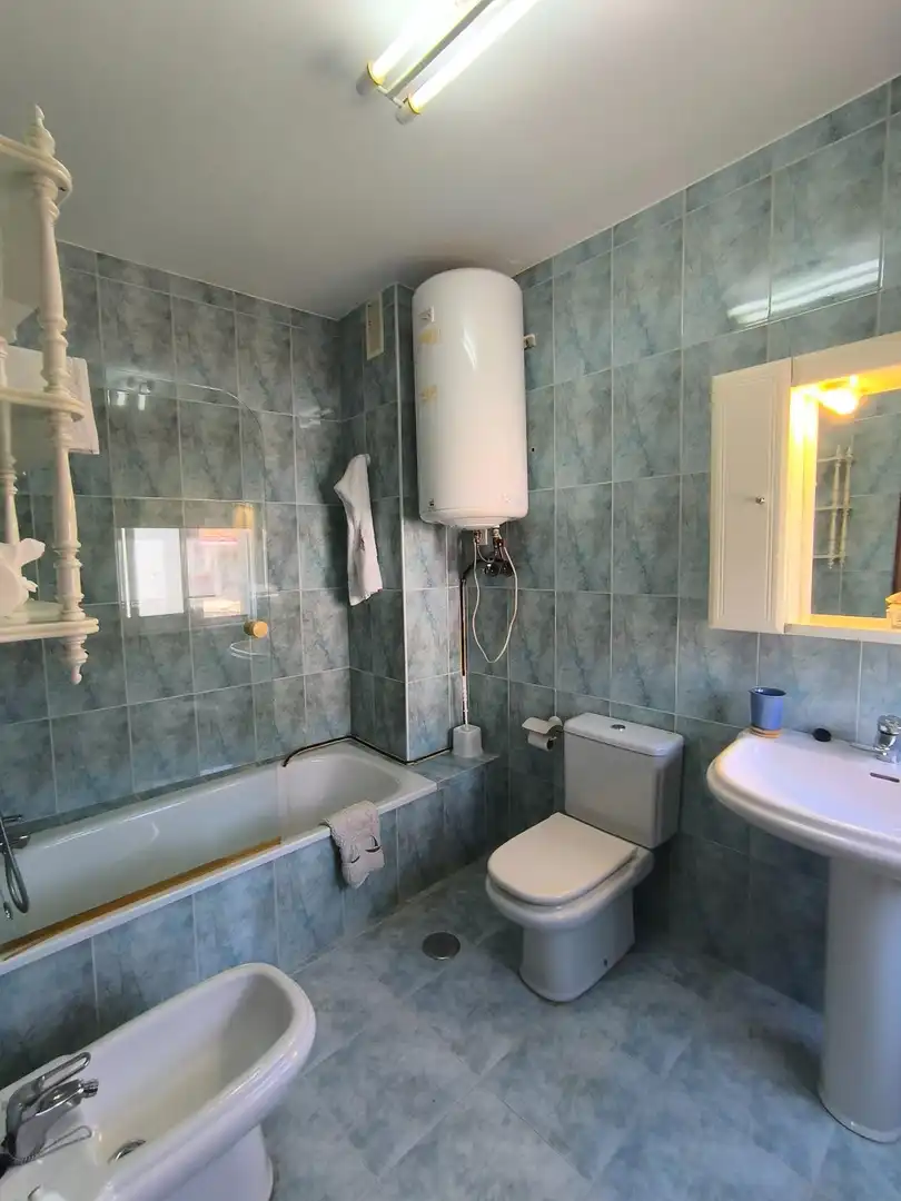 Baño de Casa o chalet en venta en Santiago de Compostela  con Calefacción y Amueblado