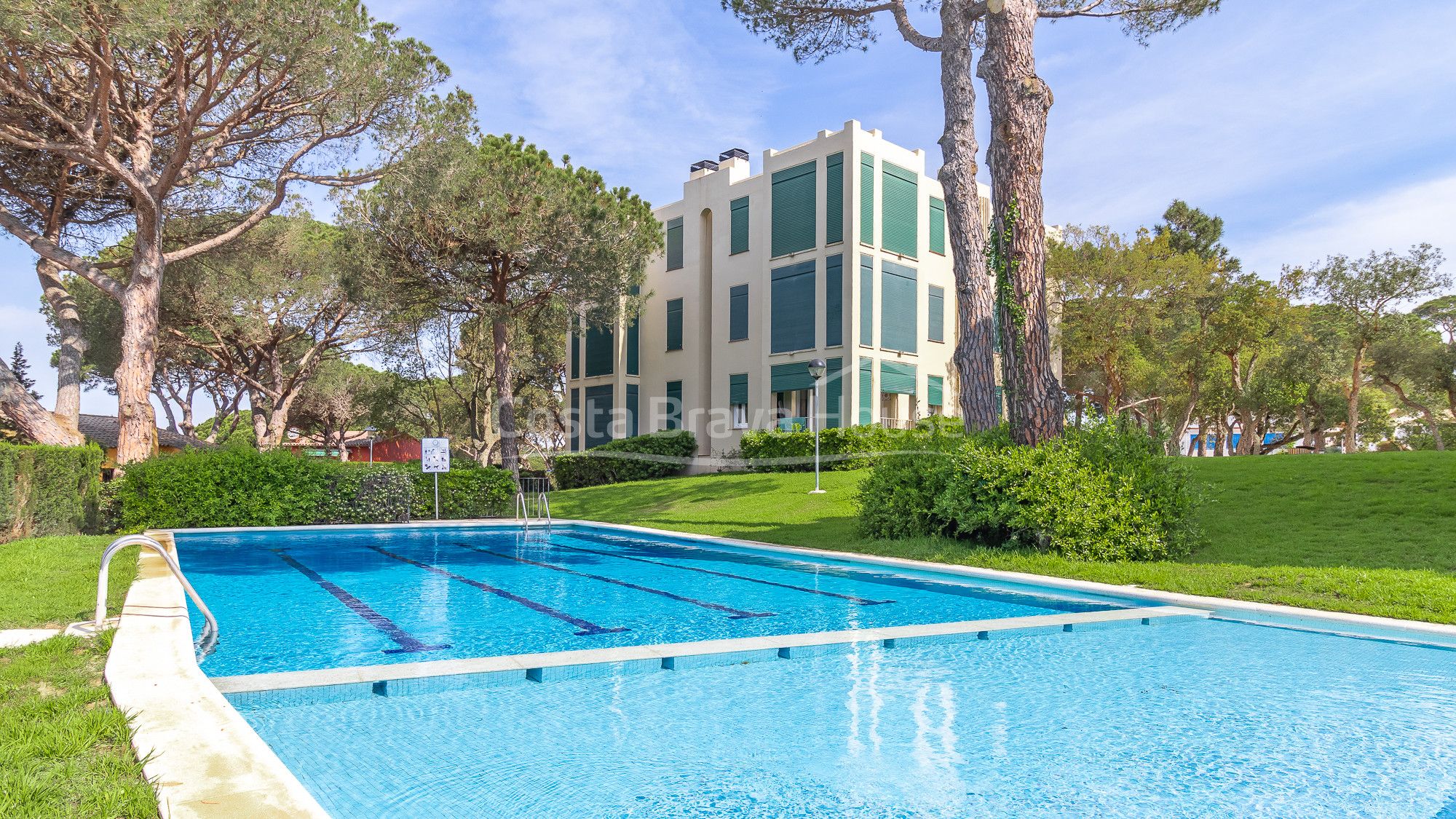 Piscina de Apartament en venda en Palafrugell amb Aire condicionat, Calefacció i Terrassa