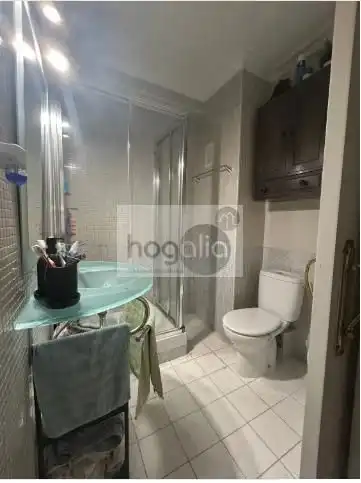 Baño de Piso de alquiler en Sevilla con Aire acondicionado y Terraza