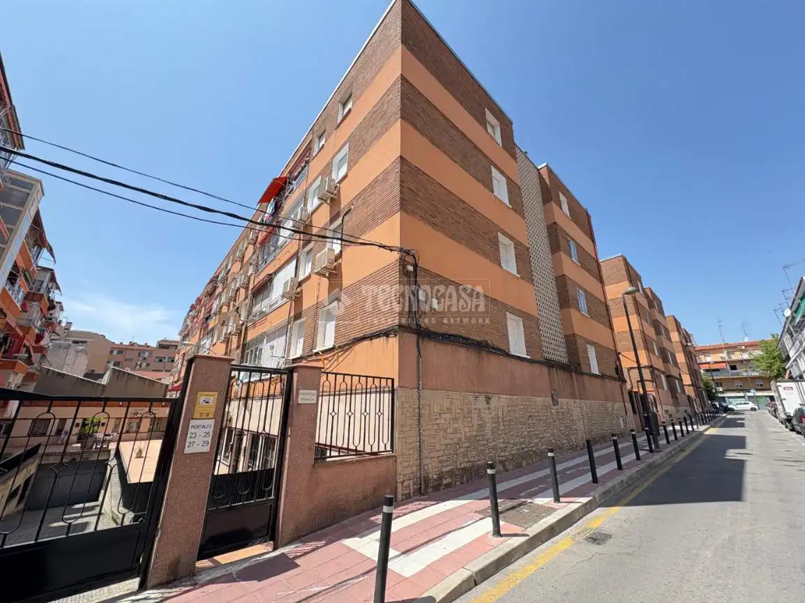 Vista exterior de Pis en venda en Getafe amb Aire condicionat, Calefacció i Moblat