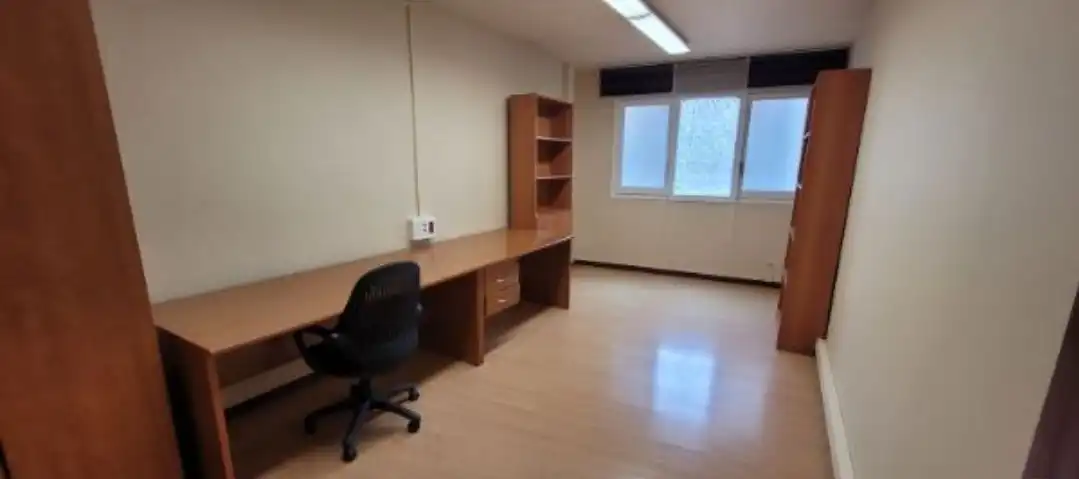 Oficina de alquiler en N/A, Casco Antiguo