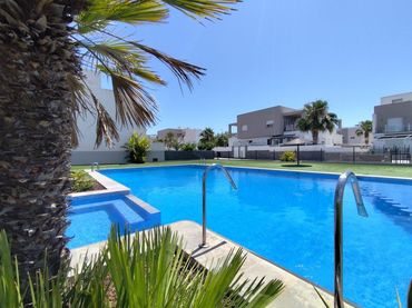 Adossat amb piscina en venda a Nueva Torrevieja - Aguas Nuevas