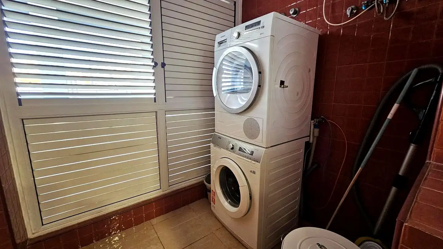 Baño de Piso de alquiler en Las Palmas de Gran Canaria con Aire acondicionado, Parquet y Terraza