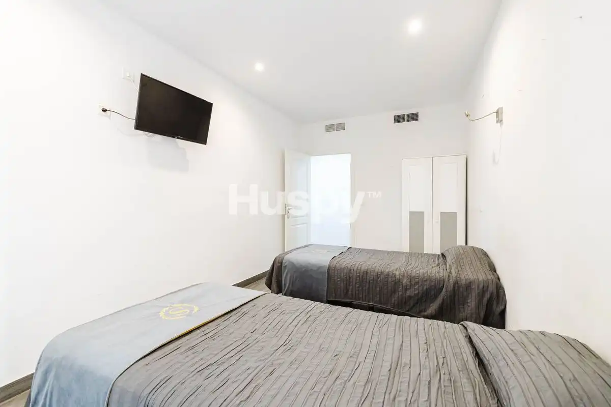 Schlafzimmer von Büro zur Miete in Málaga mit Heizung