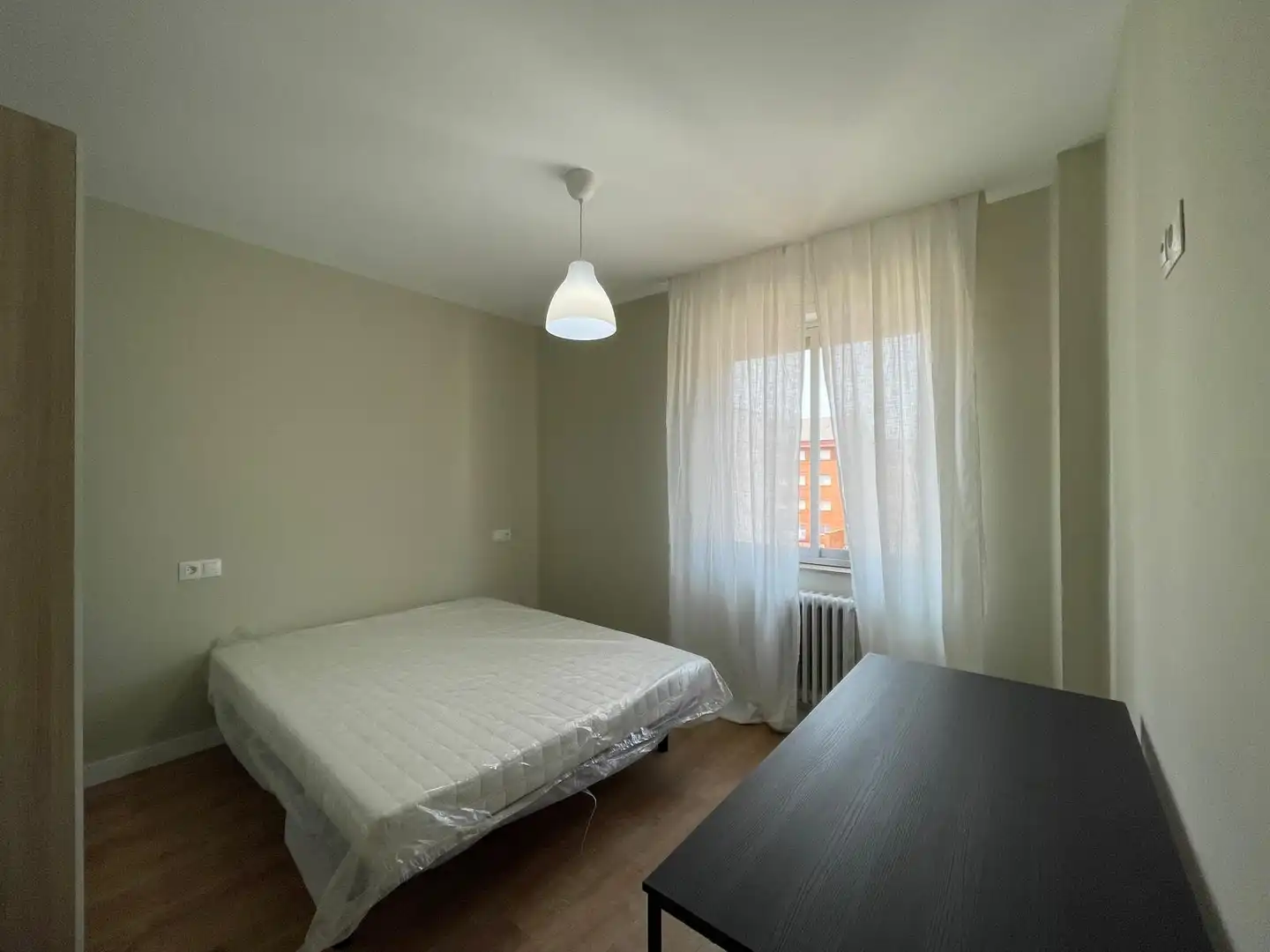 Habitación en CLAVELES, Zona Alta