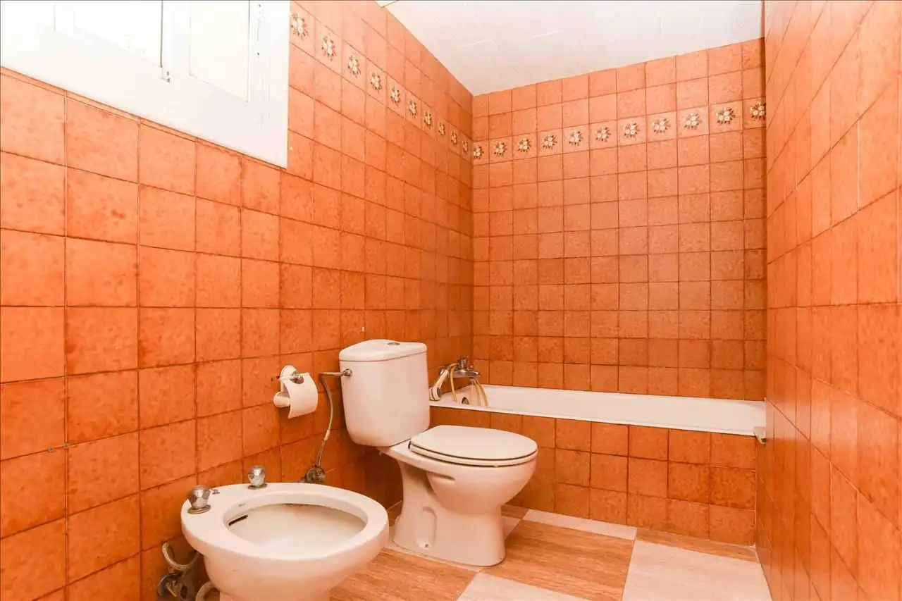 Baño de Piso en venta en Blanes con Calefacción
