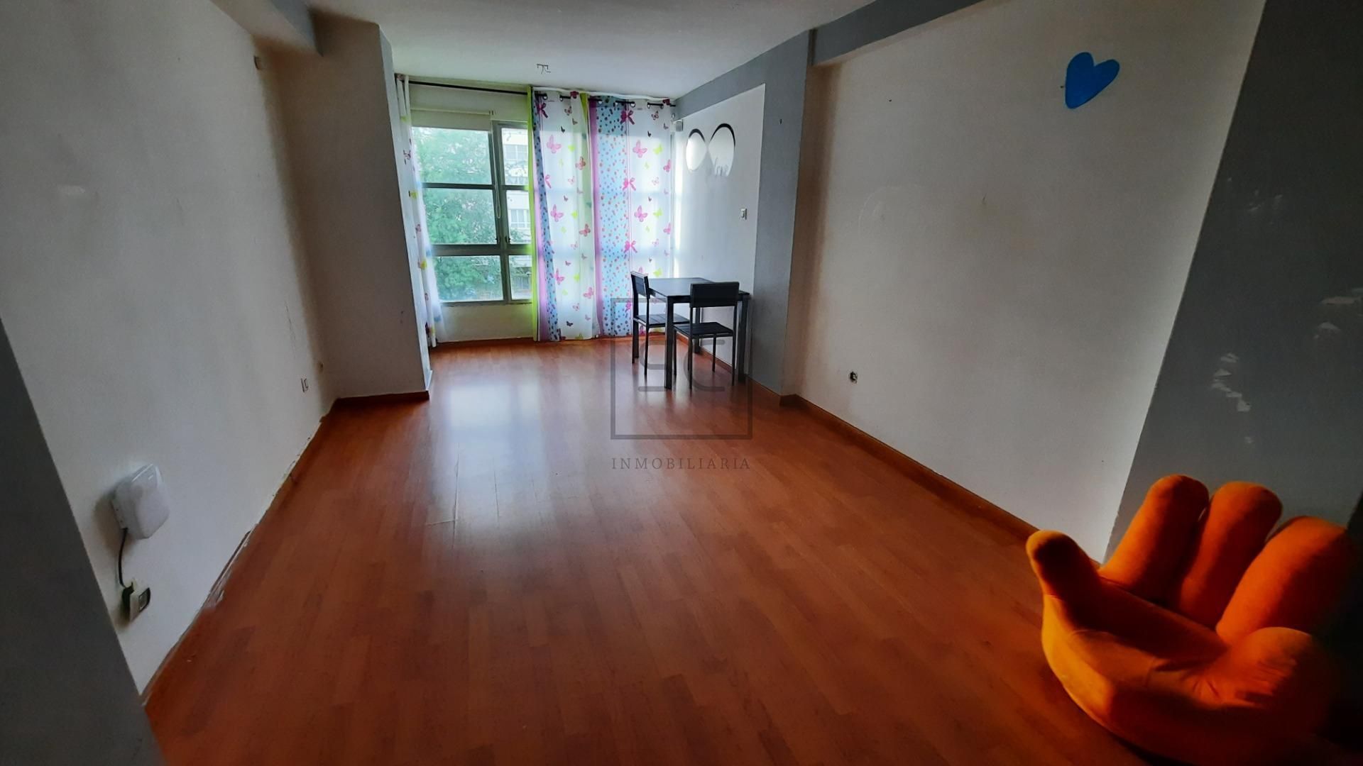 Sala d'estar de Pis en venda en Ferrol amb Calefacció i Alarma