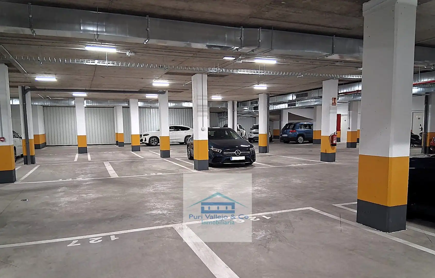Parking de Piso de alquiler en Córdoba con Aire acondicionado, Terraza y Trastero