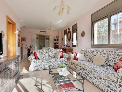 Living room of Single-family semi-detached for sale in El Vendrell  with Heating, Private garden and Terrace