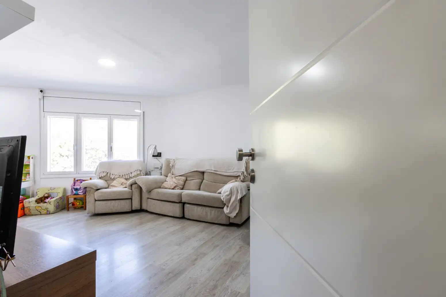 Living room of Flat for sale in Terrassa  with Heating, Parquet flooring and Terrace
