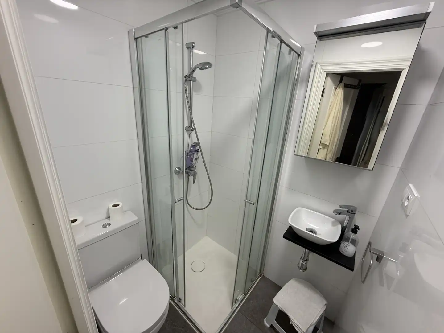 Baño de Piso en venta en Oviedo  con Amueblado