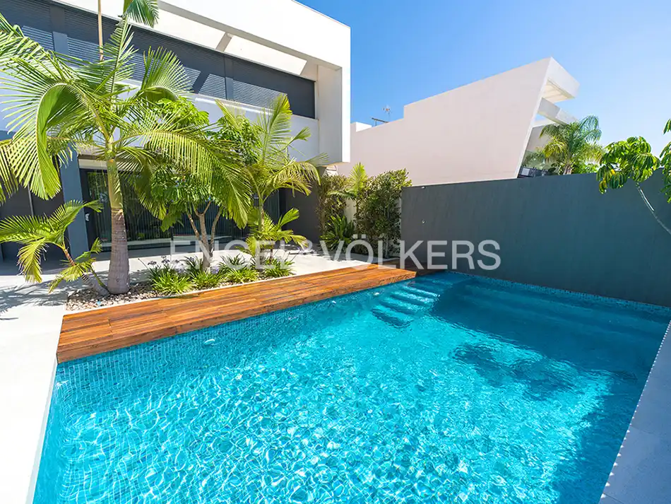 Swimming pool of Houses for sale in Elche / Elx  with Air Conditioner, Heating and Private garden