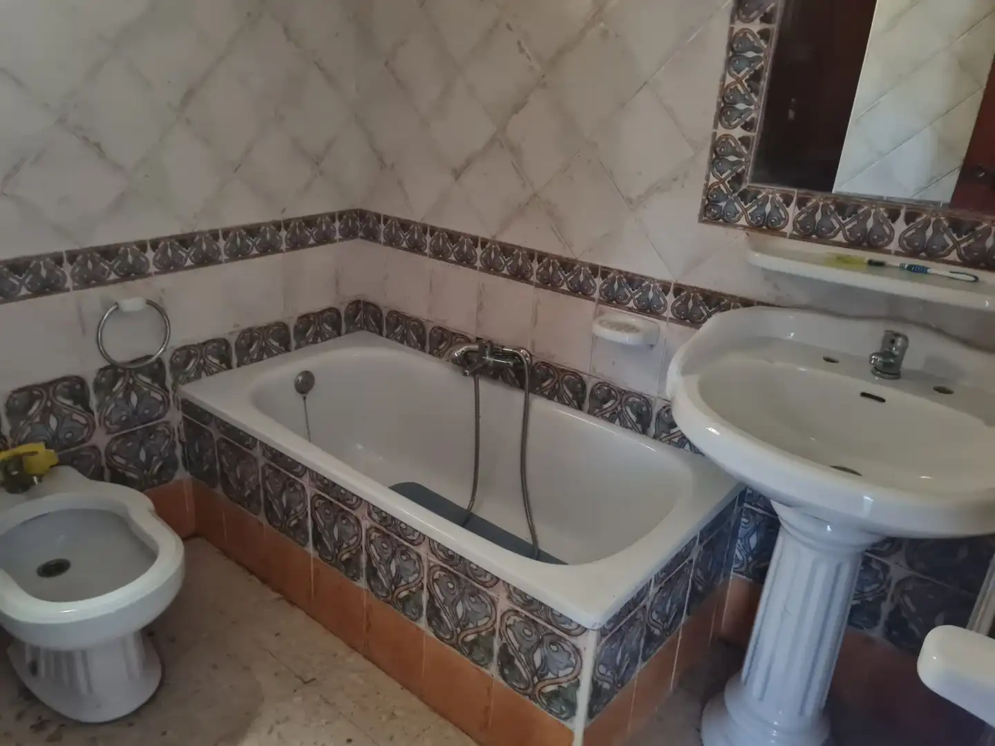 Baño de Piso en venta en Cantillana con Terraza y Balcón