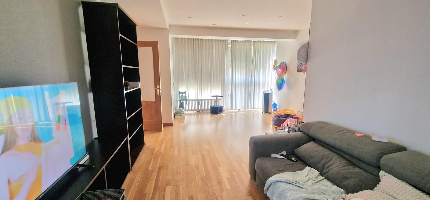 Living room of Flat for sale in  Zaragoza Capital  with Air Conditioner, Heating and Parquet flooring