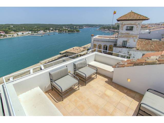 Casa-chalet en Venta en Centre Històric