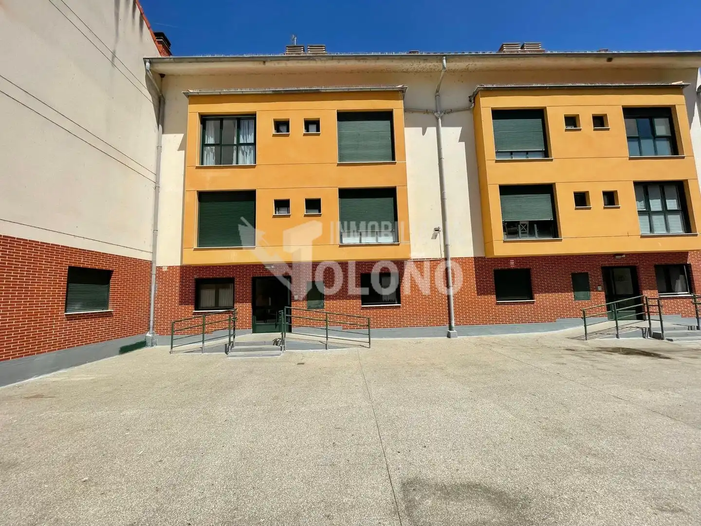 Vista exterior de Dúplex en venta en Cuzcurrita de Río Tirón con Calefacción, Terraza y Amueblado