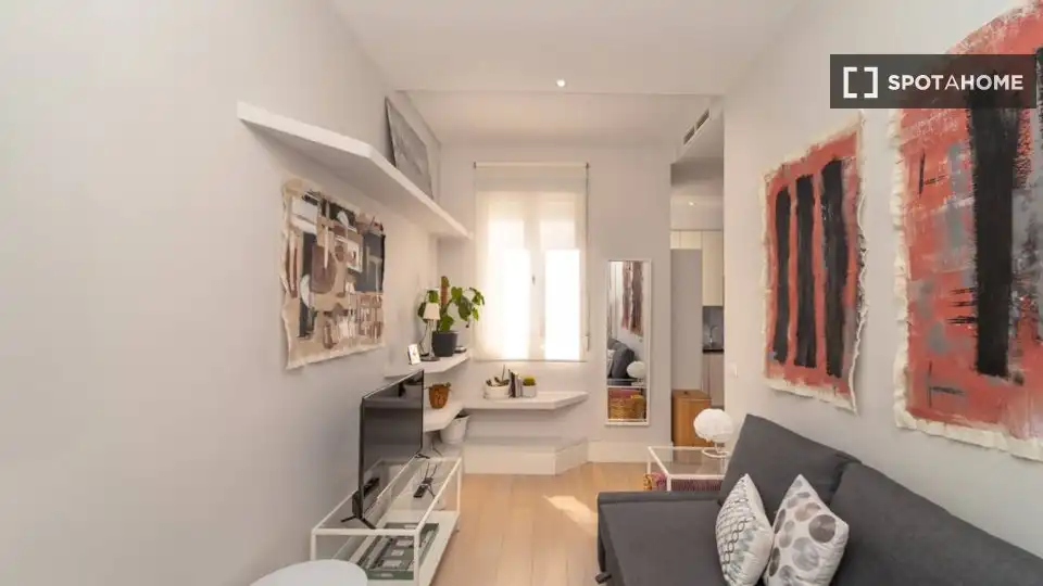 Living room of Flat for rent in Madrid  with Air Conditioner, Heating and Furnished