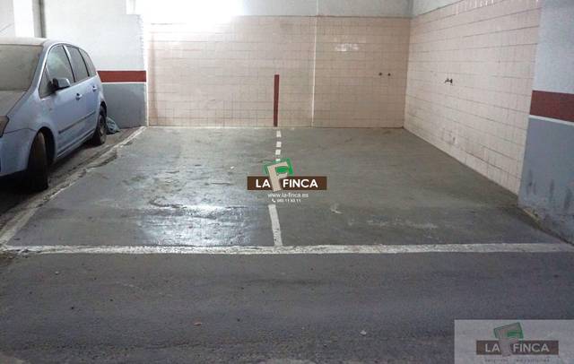 Garaje en Venta en Milán - Pumarín