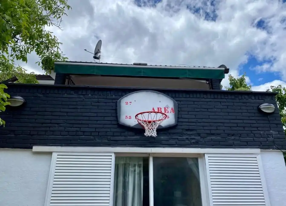 Vista exterior de Casa o chalet en venta en Navahondilla con Calefacción, Jardín privado y Parquet