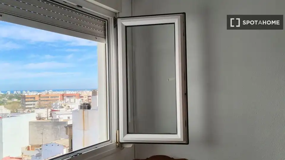 Terrassa de Pis de lloguer en Oliva amb Aire condicionat, Calefacció i Moblat